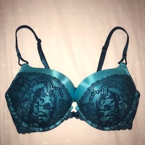 Victoria’s Secret 36C Miraulous Plunge Bra